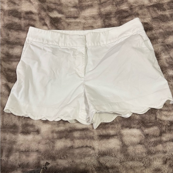 LOFT White Scalloped Hem Shorts - Picture 1 of 4